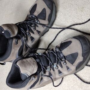 Lands End men's taupe suede and black mesh boots. Size 9.5